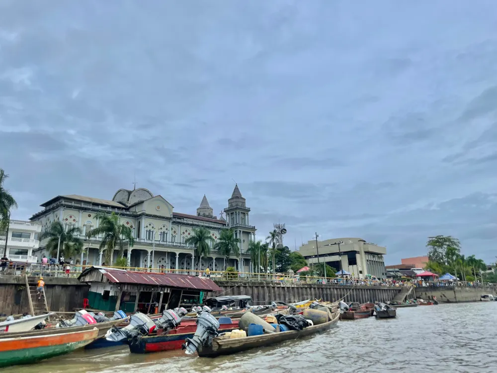 Río Atrato y la catedral de Quibdó, Chocó